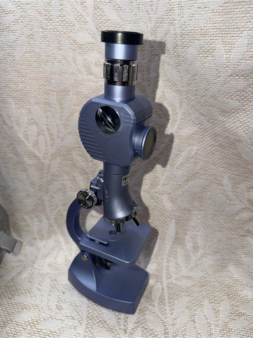 Microscope Kit with Accessories and case science homeschool